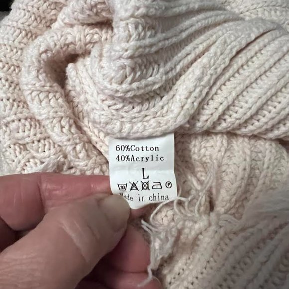 Off White Distressed V Neck Frayed Hem Crop Sweater (Distressed) / Size: L - Picture 5 of 6